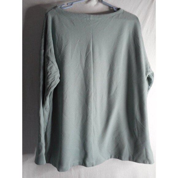 Ava Viv Tops - Ribbed Green Long Sleeve knit top  Ava Viv Sz X round neck